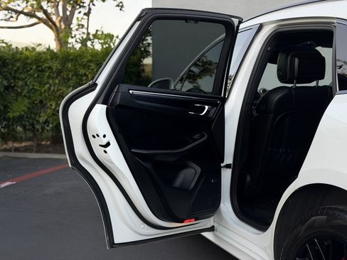 Used 2018 Porsche Macan GTS image 21