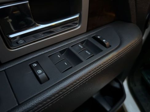 Used 2013 Ford F150 Platinum image 18