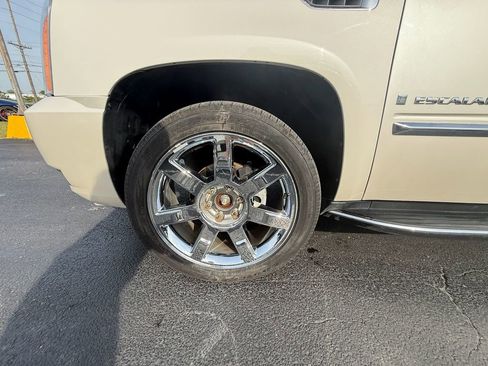 Used 2008 Cadillac Escalade AWD image 10