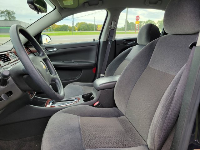 Used 2009 Chevrolet Impala LT FWD image 7