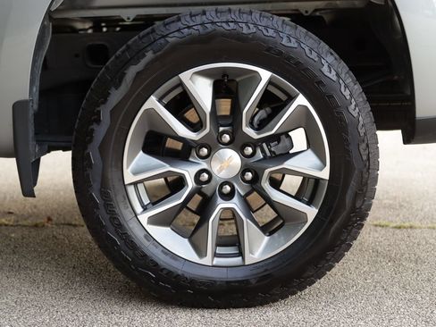 Used 2025 Chevrolet Silverado 1500 LT AWD/4WD image 37