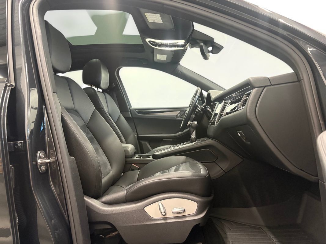 Used 2018 Porsche Macan AWD/4WD image 15