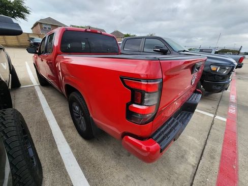 Used 2025 Nissan Frontier SV RWD image 6