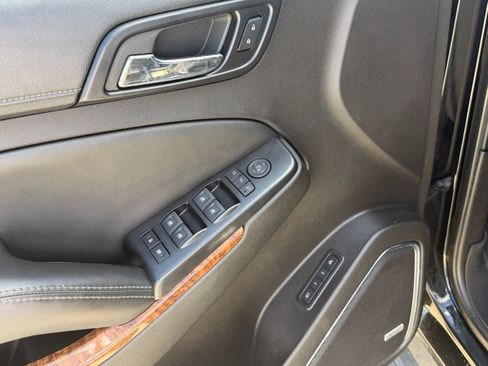 Used 2015 Chevrolet Suburban LTZ RWD image 23