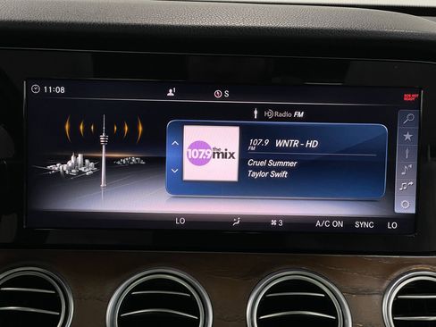 Used 2018 Mercedes-Benz E 300 image 23