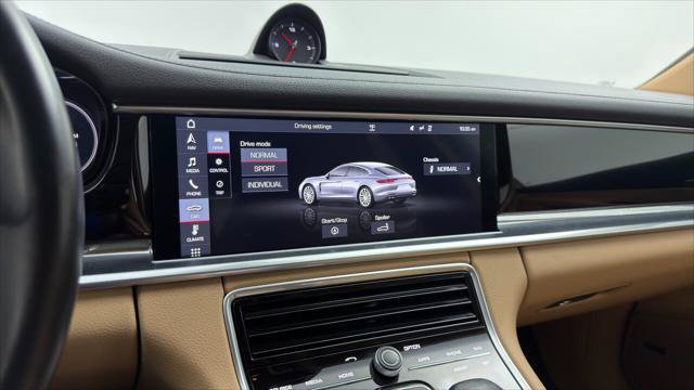 Used 2019 Porsche Panamera 4 AWD/4WD image 31