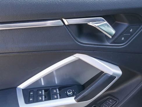 Used 2024 Audi Q3 2.0T Premium image 18