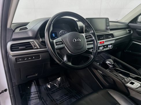 Certified 2021 Kia Telluride LX image 9