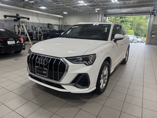 Certified 2024 Audi Q3 2.0T Premium w/ Convenience Package AWD/4WD image 8