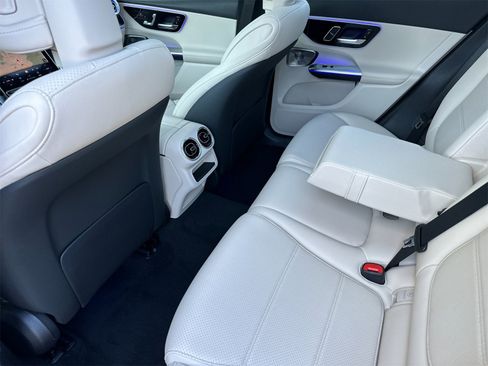 New 2026 Mercedes-Benz GLC 300 image 12