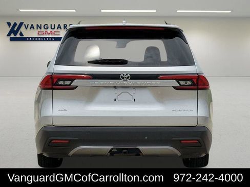 Used 2024 Toyota Grand Highlander AWD image 7