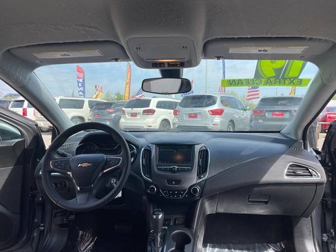 Used 2019 Chevrolet Cruze LT w/ LT Fleet Convenience Package image 16