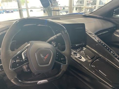 Used 2025 Chevrolet Corvette Z06 w/ Z07 Performance Package image 18