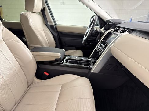 Used 2019 Land Rover Discovery HSE image 28