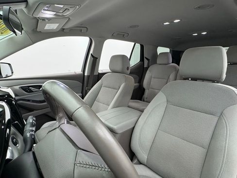 Used 2020 Chevrolet Traverse LT FWD image 17