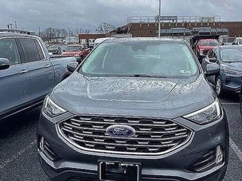 Certified 2022 Ford Edge SEL w/ Convenience Package image 2