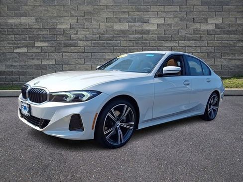 Used 2023 BMW 330i xDrive Sedan w/ Premium Package AWD/4WD image 3