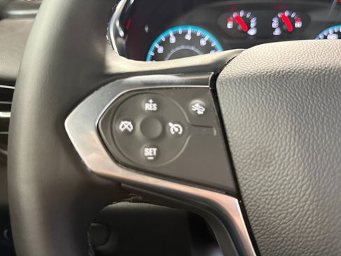 Used 2023 Chevrolet Traverse LT FWD image 17