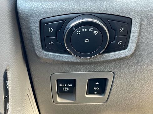 Used 2016 Ford F150 XLT w/ Equipment Group 302A Luxury AWD/4WD image 32