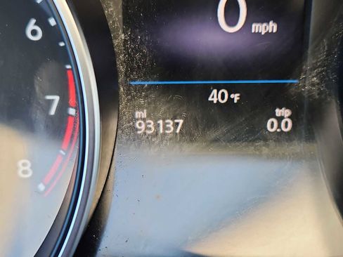 Used 2019 Volkswagen Tiguan SE w/ Panoramic Sunroof Package image 12