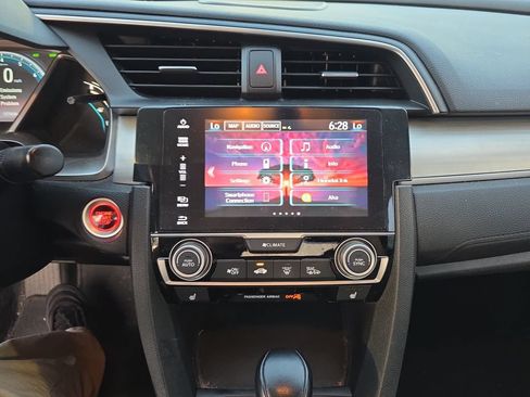 Used 2016 Honda Civic Touring image 8