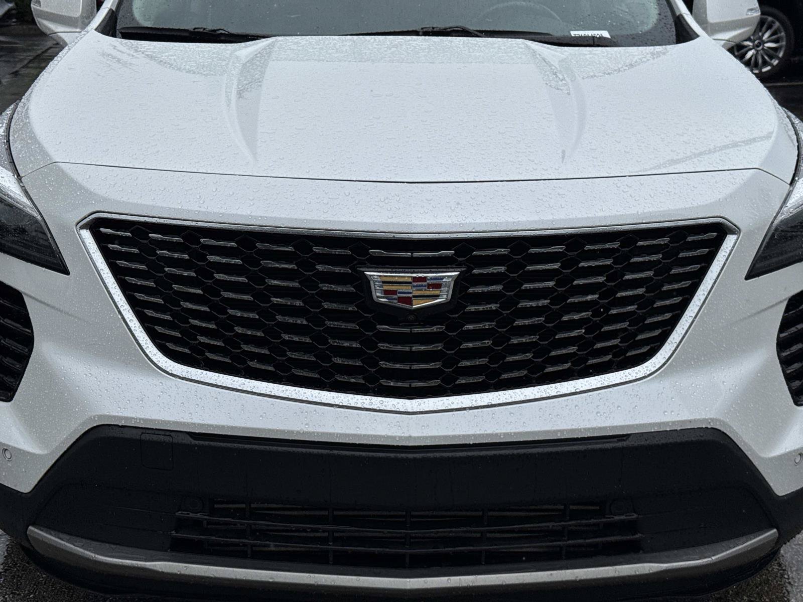 Used 2020 Cadillac XT4 Premium Luxury w/ Enhanced Visibility Package FWD image 8