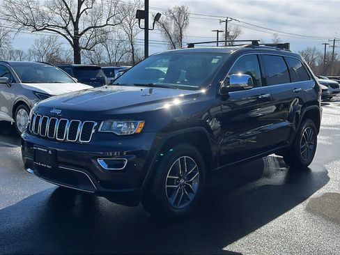 Used 2018 Jeep Grand Cherokee Limited image 3