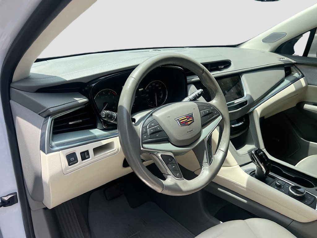 Used 2023 Cadillac XT5 Premium Luxury FWD image 9