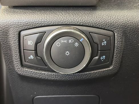 Used 2015 Ford F150 Platinum w/ Equipment Group 701A Luxury AWD/4WD image 25