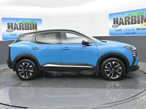 Used 2025 Nissan Kicks SR AWD/4WD image 7