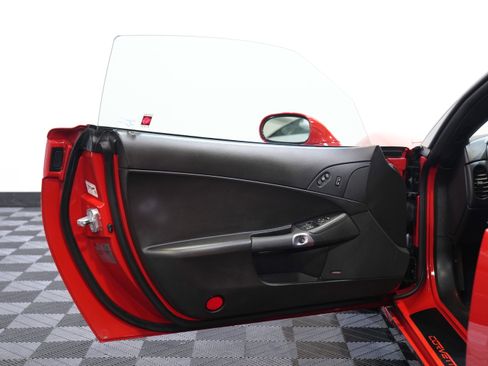 Used 2007 Chevrolet Corvette Coupe w/ Preferred Equipment Group image 20