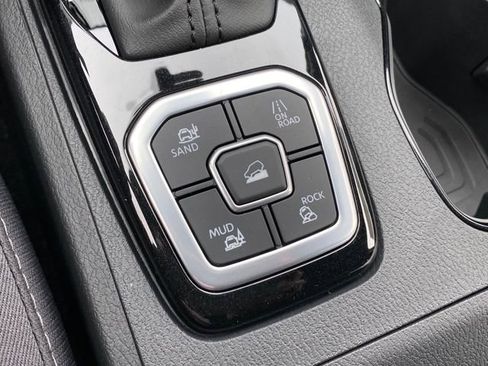 New 2026 Nissan Frontier SV w/ SV Convenience Package image 18