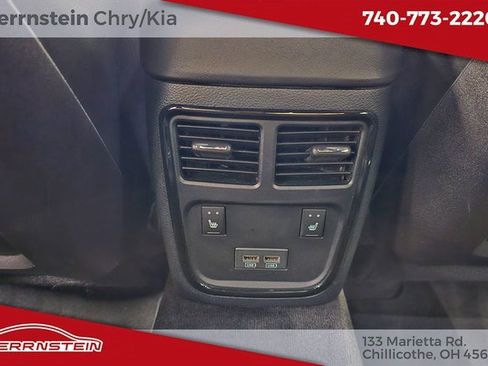 Used 2017 Dodge Charger R/T image 35