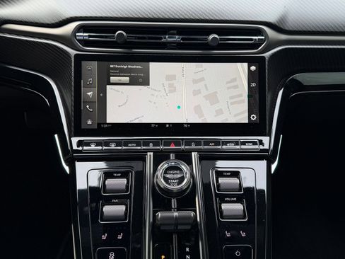 Used 2025 Aston Martin V8 Vantage Coupe image 10