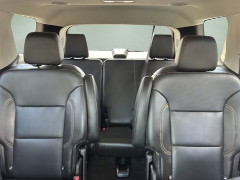 Used 2020 Chevrolet Traverse Premier w/ Redline Edition AWD/4WD image 16