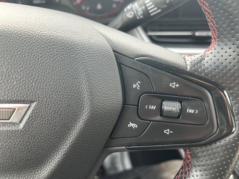 Used 2024 Chevrolet Trax RS image 17