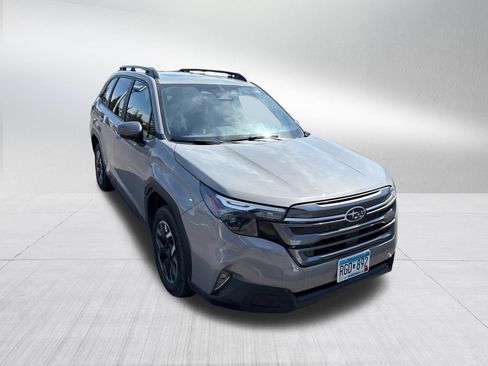 Used 2025 Subaru Forester Premium AWD/4WD image 7