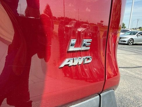 Used 2023 Toyota RAV4 LE AWD/4WD image 4