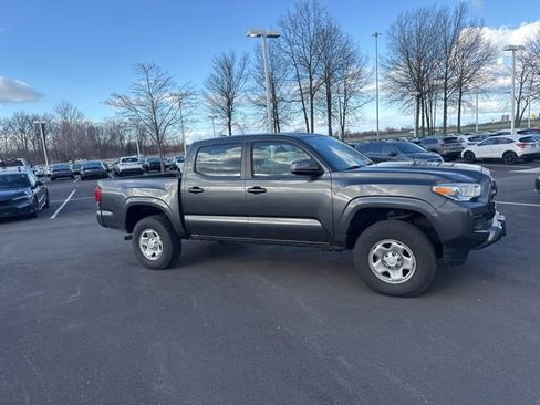 Used 2018 Toyota Tacoma SR w/ SR Convenience Package image 9