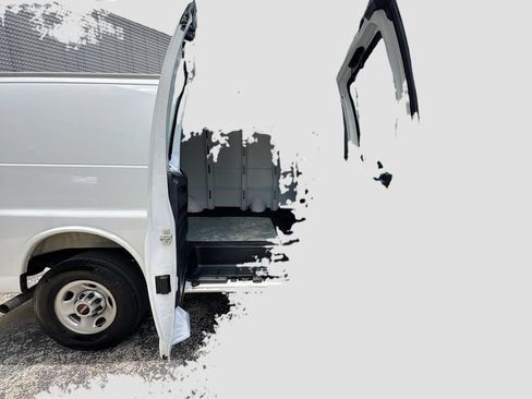 Used 2025 GMC Savana 2500 w/ Driver Convenience Package RWD image 23