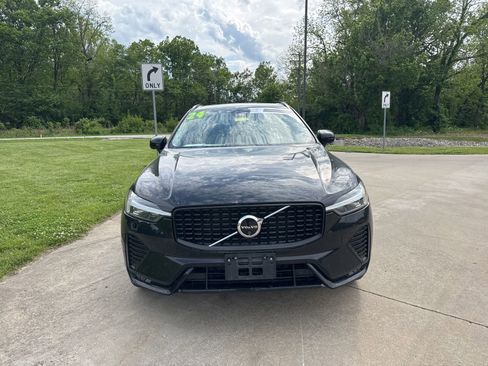 Used 2024 Volvo XC60 B5 Plus AWD/4WD image 2