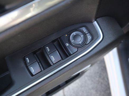 Used 2025 Chevrolet Silverado 1500 LT image 19