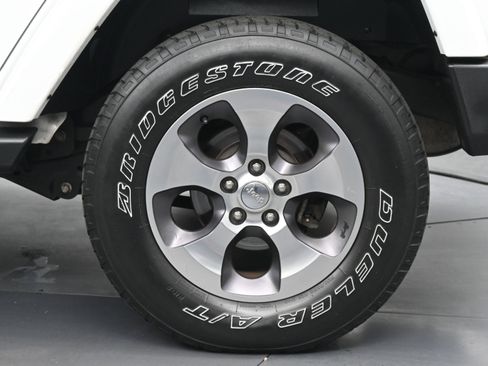 Used 2016 Jeep Wrangler Unlimited Sahara w/ Trailer Tow Group image 18