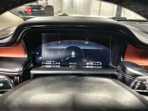 Used 2021 Lincoln Nautilus Reserve image 16