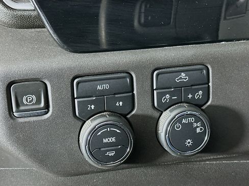 Used 2023 Chevrolet Silverado 1500 LT image 16