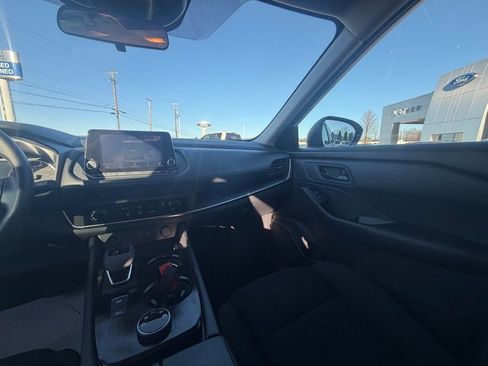 Used 2024 Nissan Rogue S image 13