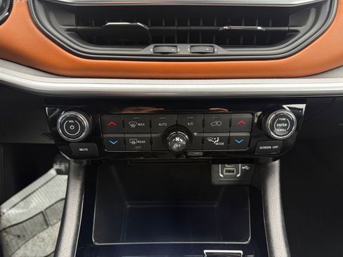 Used 2024 Jeep Compass Limited image 27