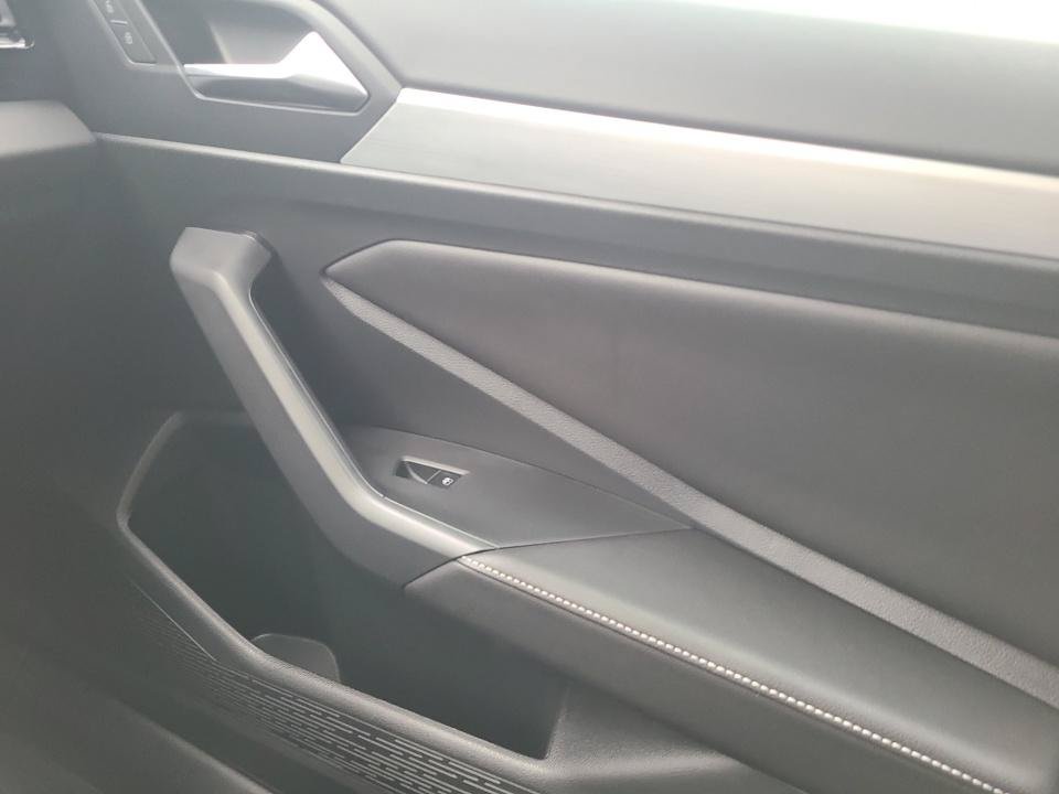 Used 2025 Volkswagen Jetta Sport FWD image 31