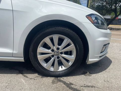 Used 2018 Volkswagen Golf SE FWD image 33