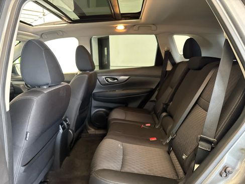Used 2019 Nissan Rogue SV w/ Sun & Sound Touring Package AWD/4WD image 11